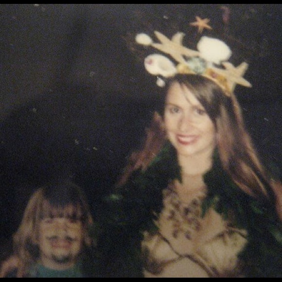 Meet your Posher, Sara Fleetwood - Picture 6 of 8